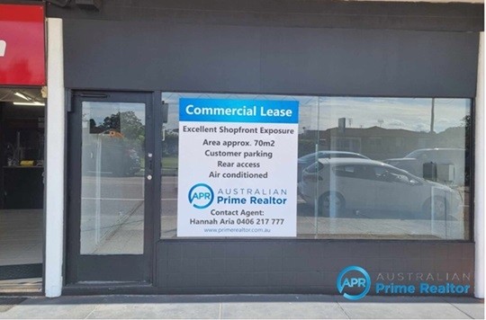 Prime shopfront exposure with customer parking